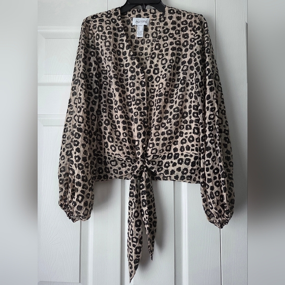 Joseph Ribkoff Beige and Black Leopard Tie-Front V-Neck Blouse Size 4 - Picture 2 of 10